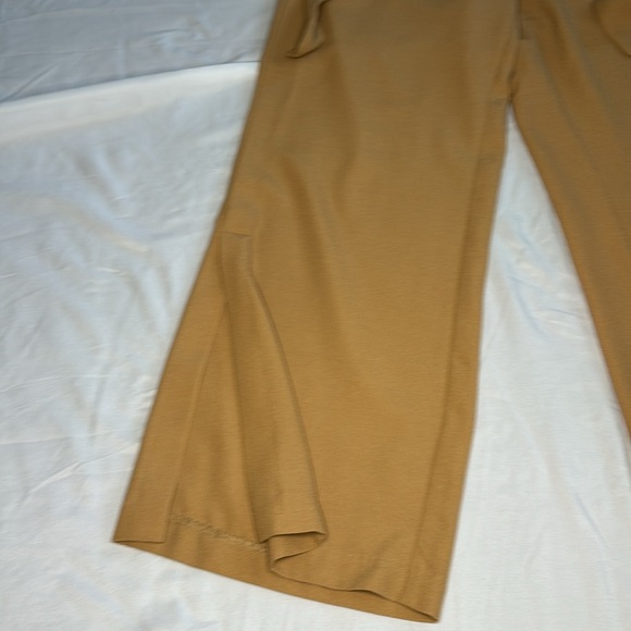 Forever 21 tan women’s size XS crop wide leg capri - Picture 2 of 5
